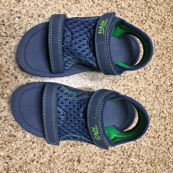 Teva Psyclone XLT Kids' Navy Sandals - Picture 1 of 10